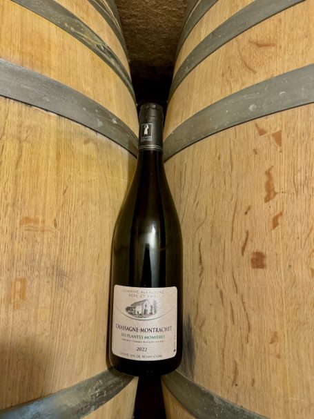 Bouteille de Chassagne-Montrachet dans notre cave